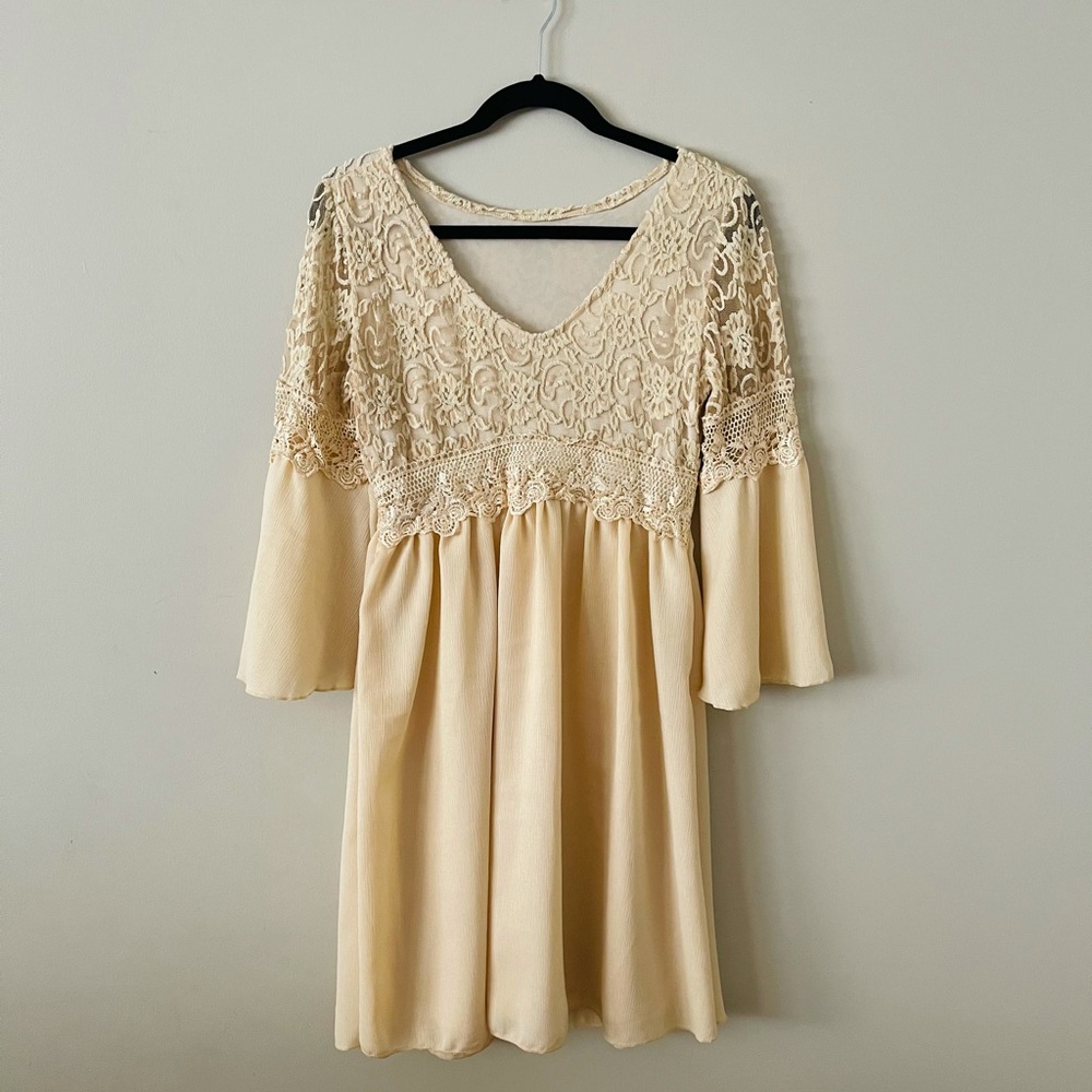 Beige Lace Dress. Size Small